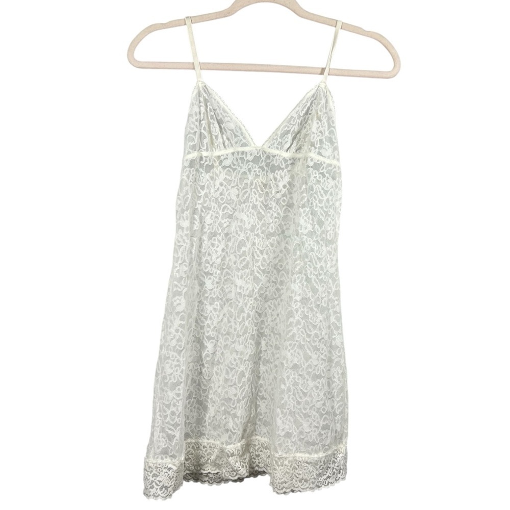 Victoria’s Secret Y2K White Lace Mini Slip Medium